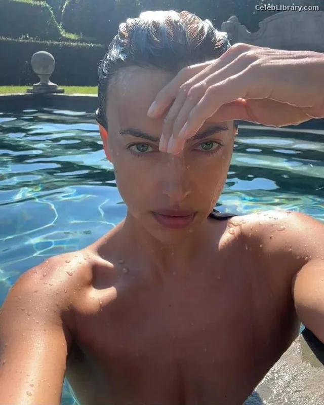 Irina Shayk photo 9 of 1219