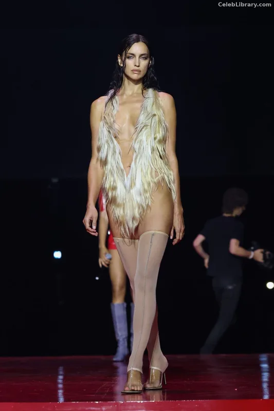 Irina Shayk photo 15 of 1219