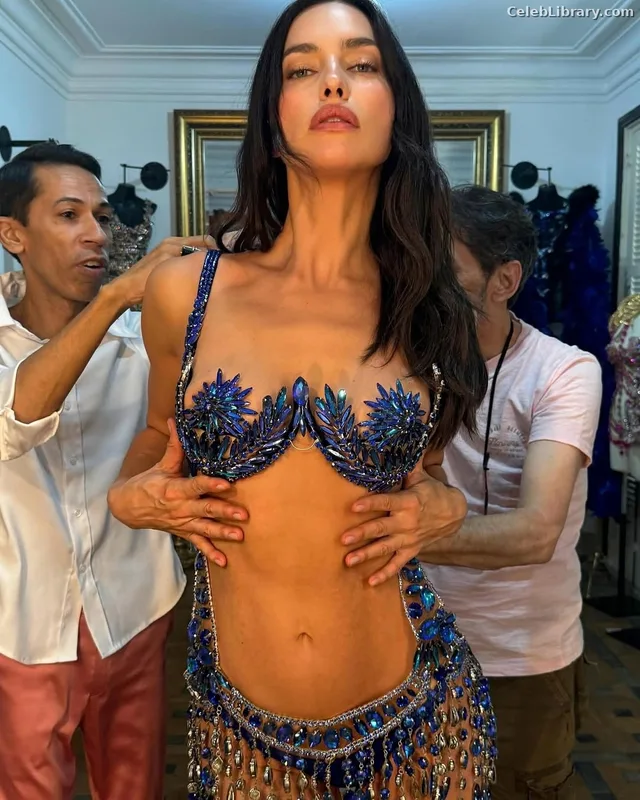Irina Shayk photo 23 of 1219
