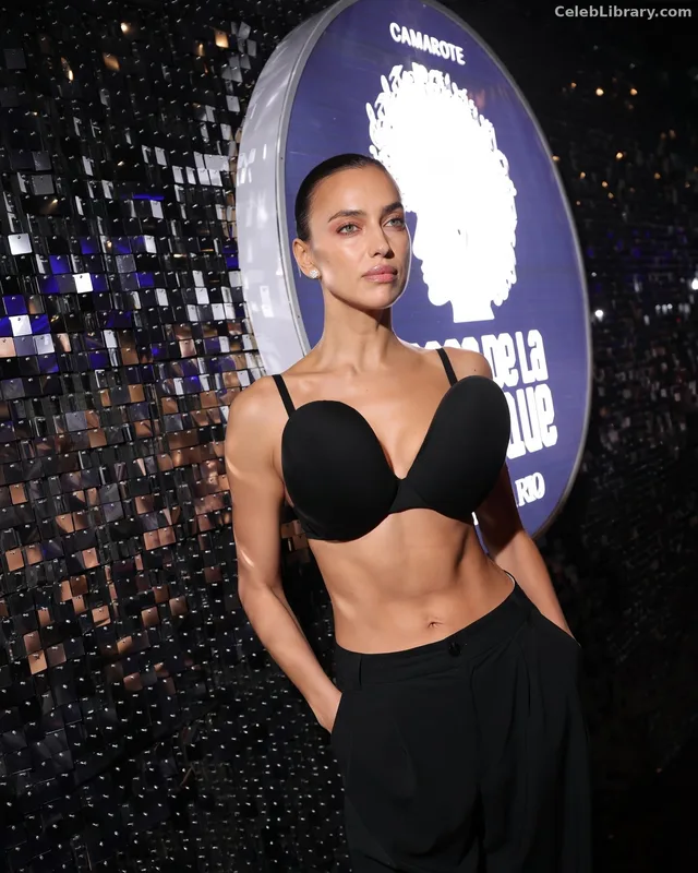 Irina Shayk photo 4 of 1219