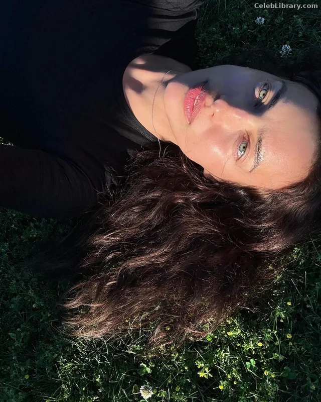 Irina Shayk photo 14 of 1219
