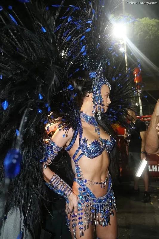 Irina Shayk photo 16 of 1219