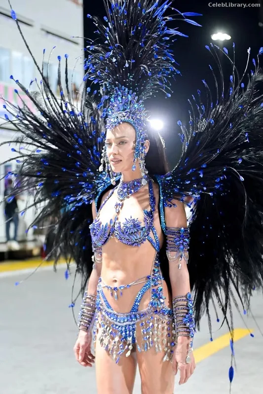 Irina Shayk photo 20 of 1219