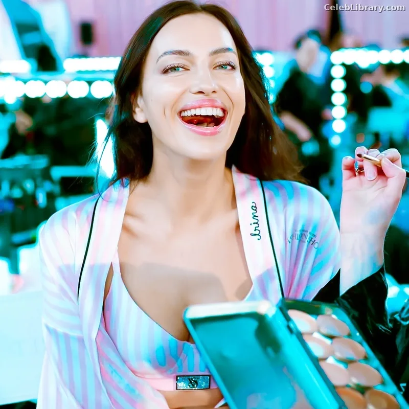 Irina Shayk photo 8 of 1219