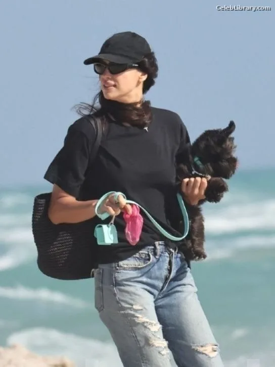 Irina Shayk photo 16 of 1219