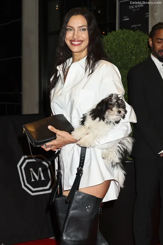 Irina Shayk photo 16 of 1219