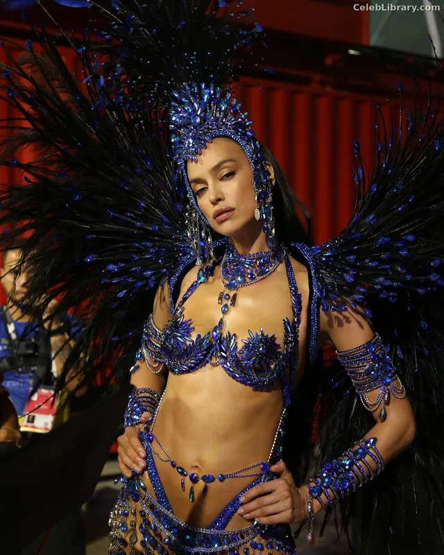 Irina Shayk photo 10 of 1219