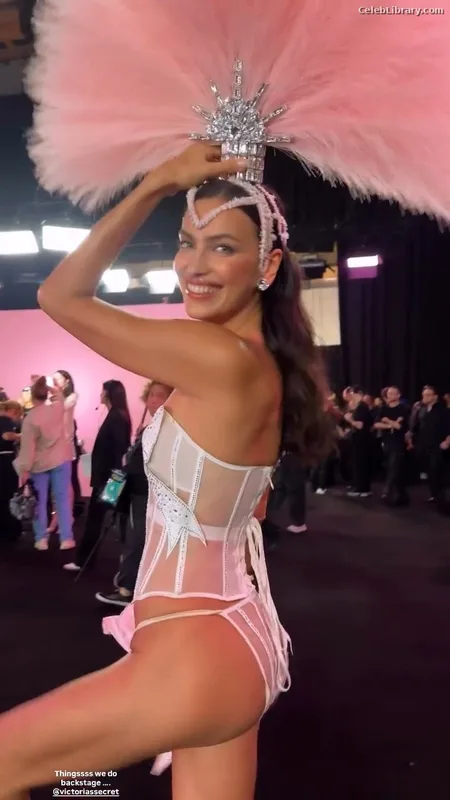 Irina Shayk photo 9 of 1219