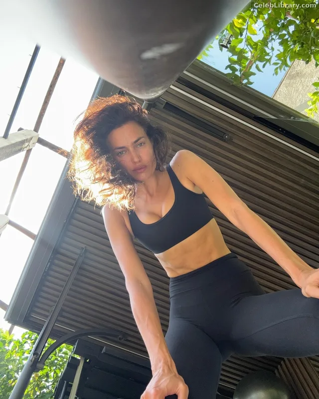 Irina Shayk photo 18 of 1219