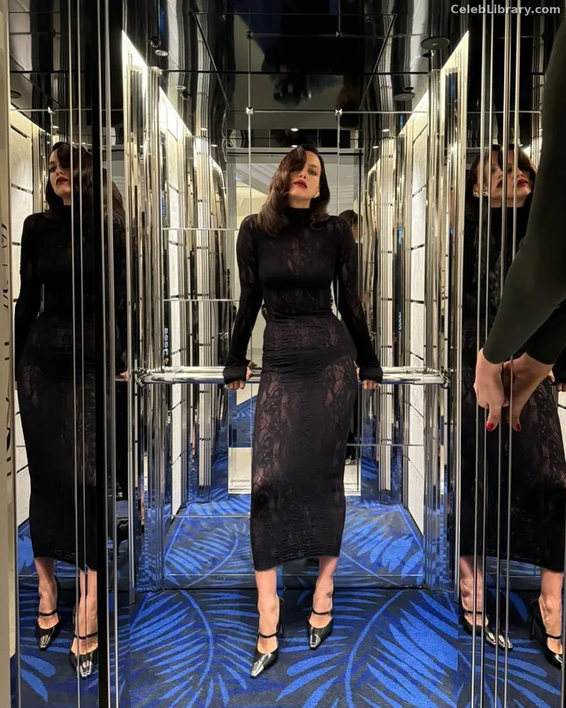 Irina Shayk photo 20 of 1219