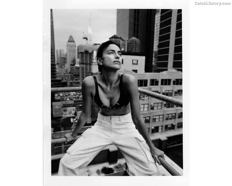 Irina Shayk photo 5 of 1219