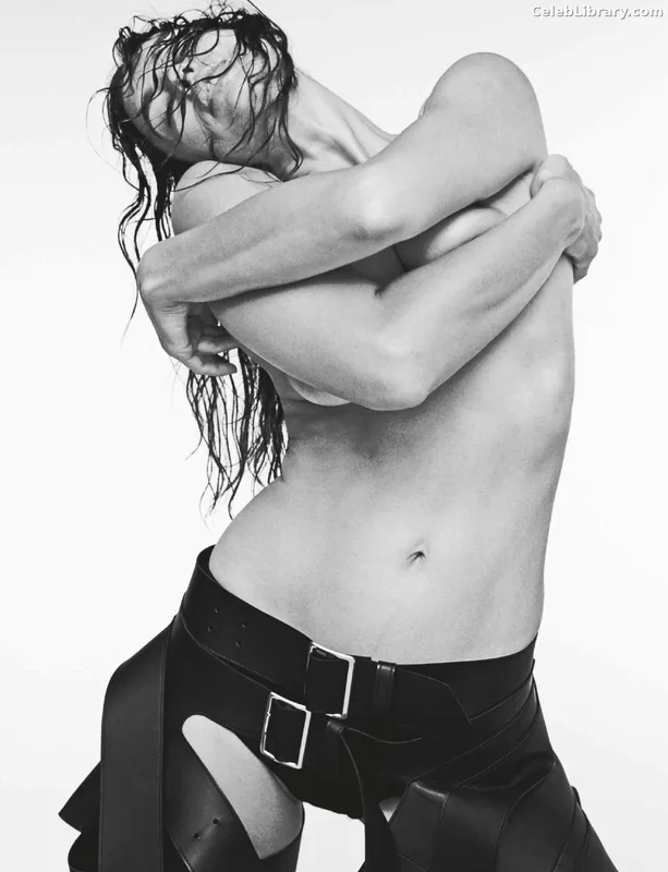 Irina Shayk photo 6 of 1219