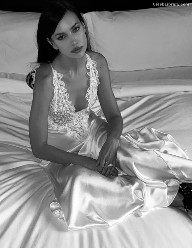 Irina Shayk photo 4 of 1219