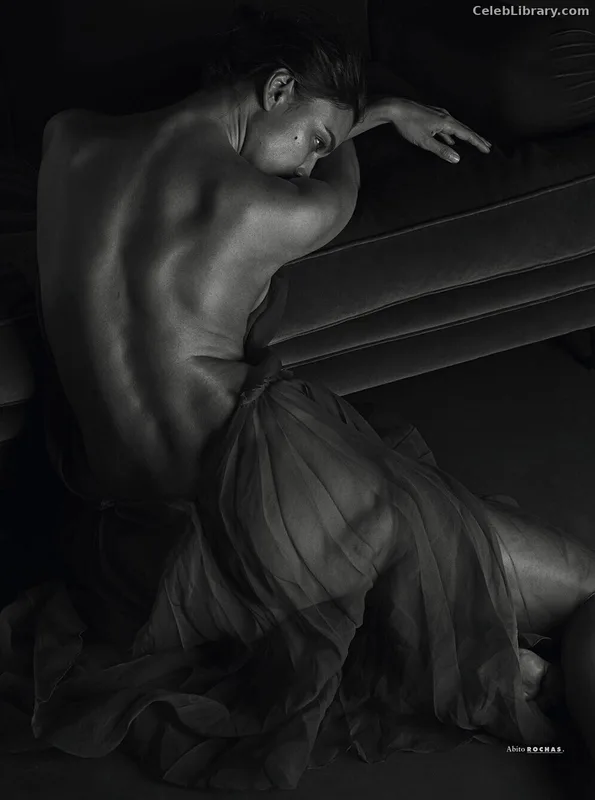 Irina Shayk photo 9 of 1219