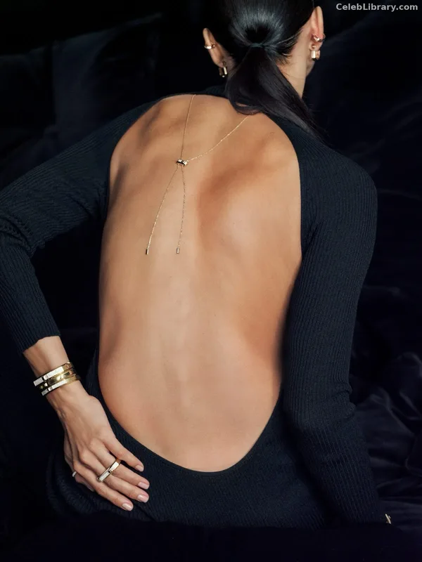 Irina Shayk photo 12 of 1219