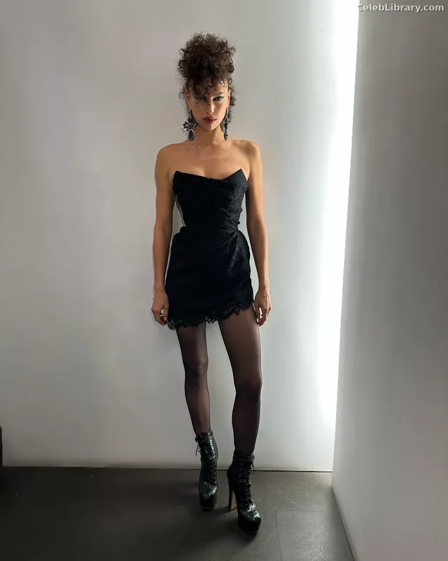 Irina Shayk photo 16 of 1219