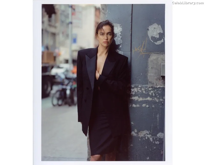 Irina Shayk photo 5 of 1219