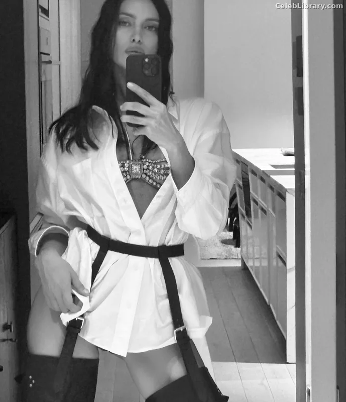 Irina Shayk photo 12 of 1219