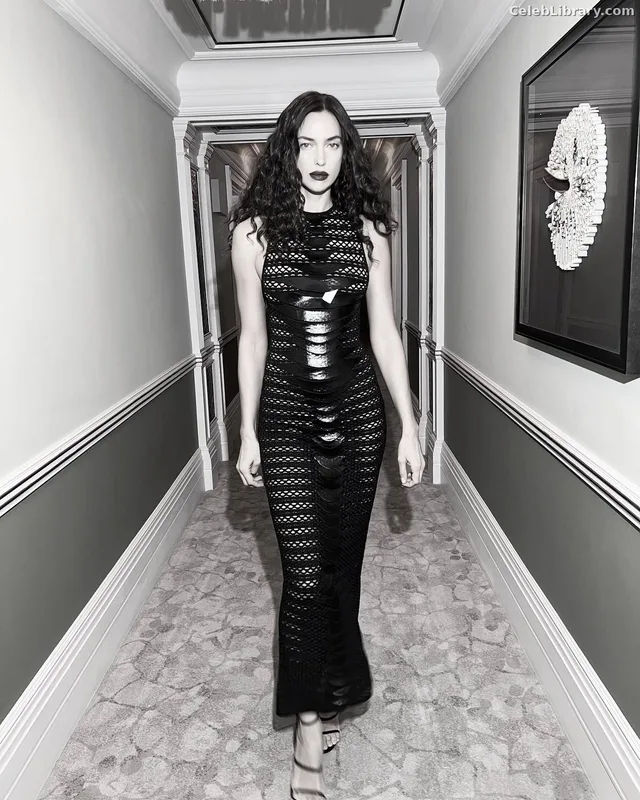 Irina Shayk photo 5 of 1219