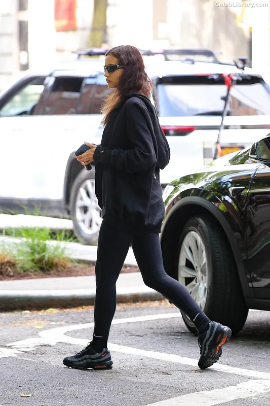 Irina Shayk photo 3 of 1219