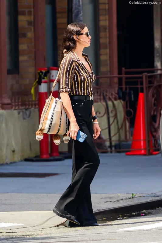 Irina Shayk photo 17 of 1219