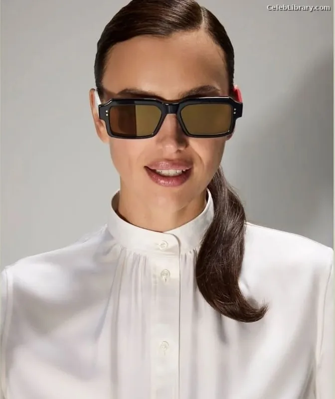 Irina Shayk photo 16 of 1219