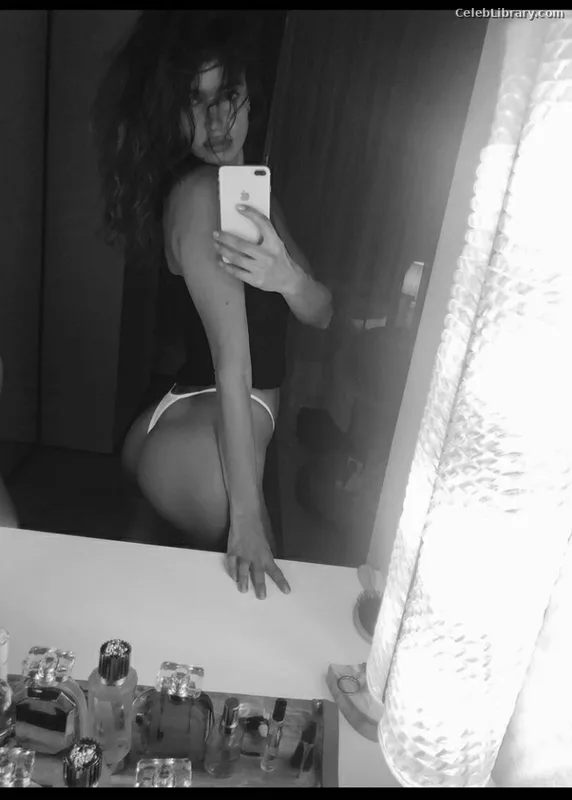 Irina Shayk photo 20 of 1219