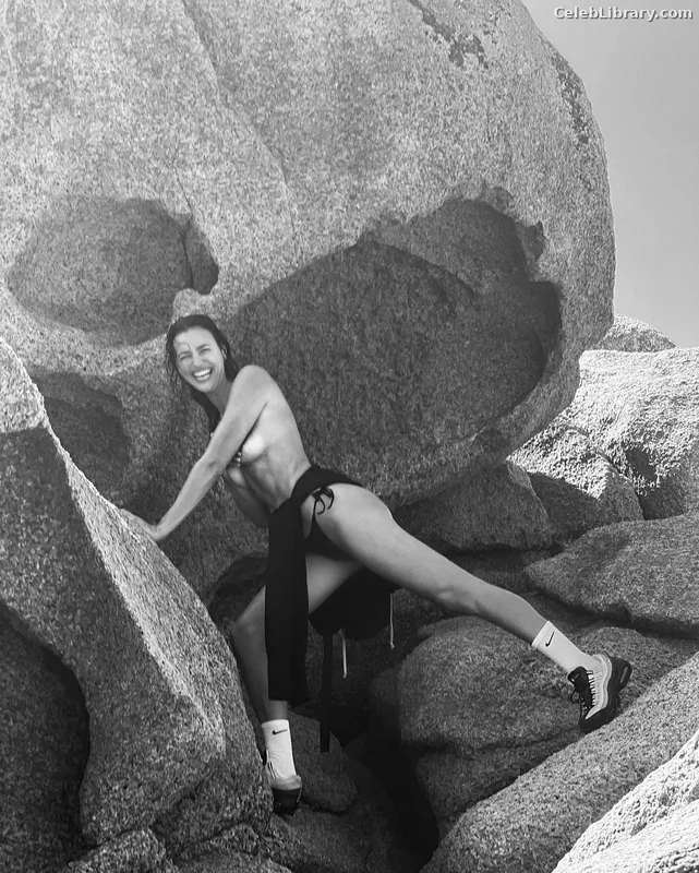 Irina Shayk photo 10 of 1219