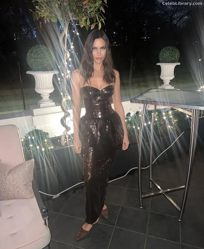 Irina Shayk photo 19 of 1219