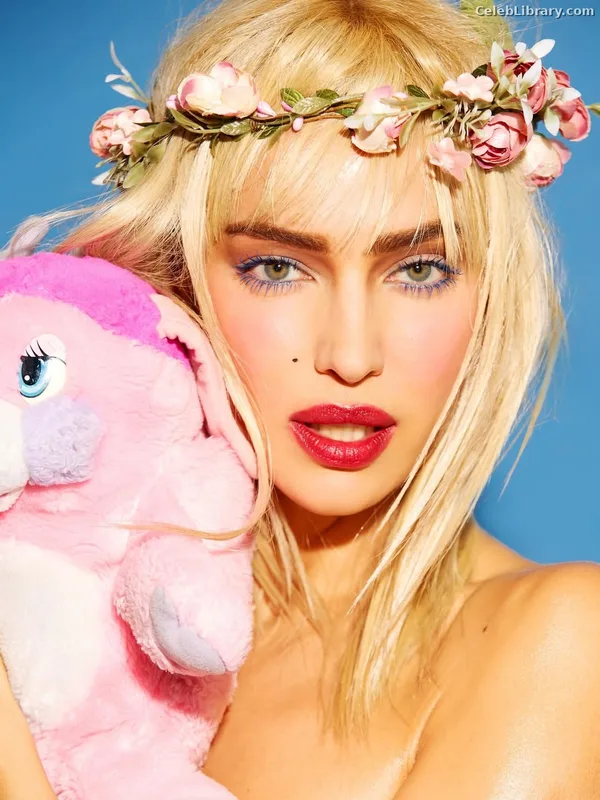 Irina Shayk photo 8 of 1219