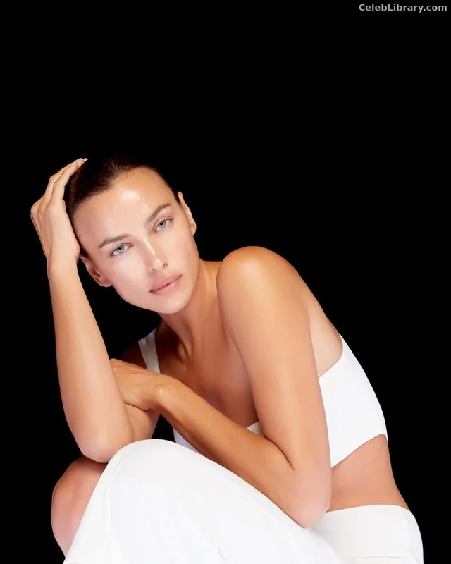 Irina Shayk photo 20 of 1219