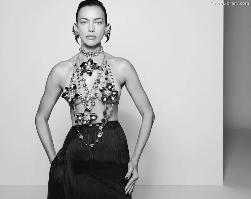 Irina Shayk photo 1 of 1219