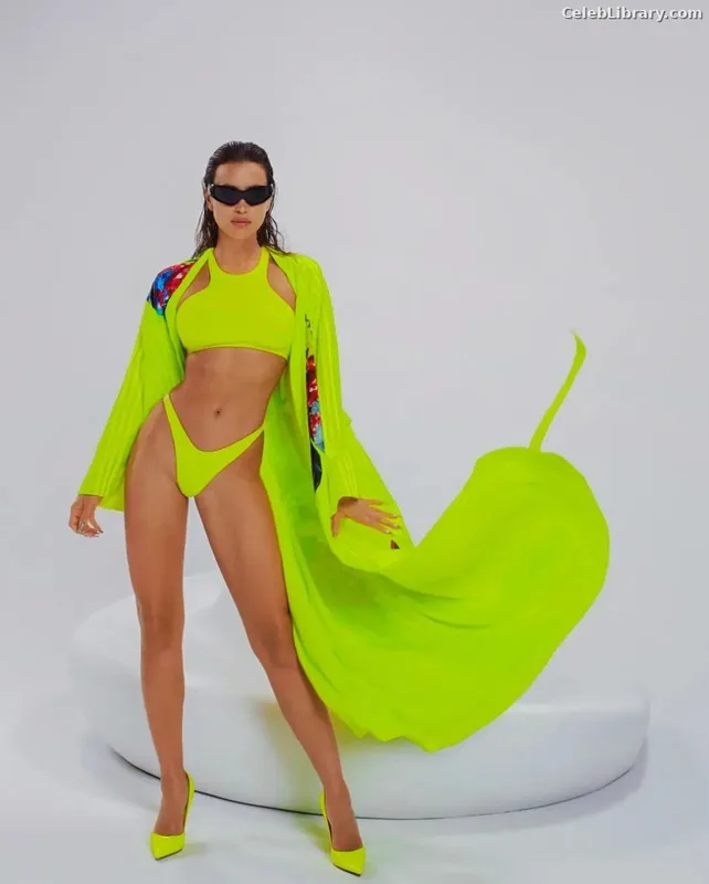 Irina Shayk photo 10 of 1219