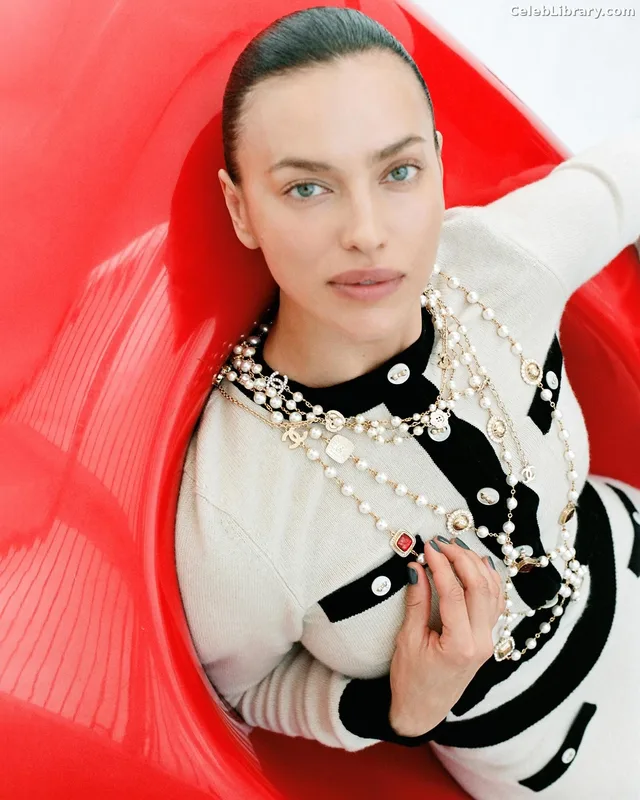 Irina Shayk photo 19 of 1219