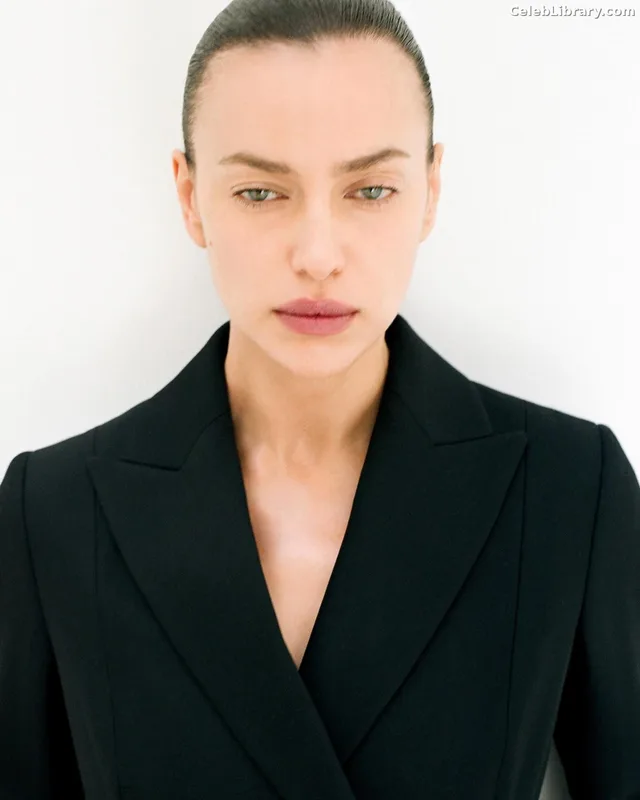 Irina Shayk photo 1 of 1219