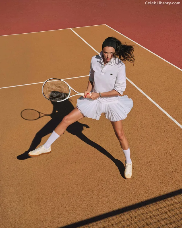 Irina Shayk photo 4 of 1219
