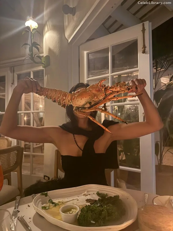 Irina Shayk photo 17 of 1219