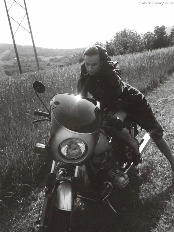 Irina Shayk photo 10 of 1219