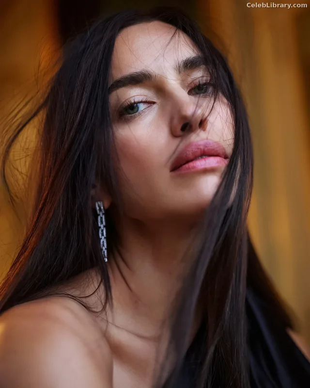 Irina Shayk photo 5 of 1219