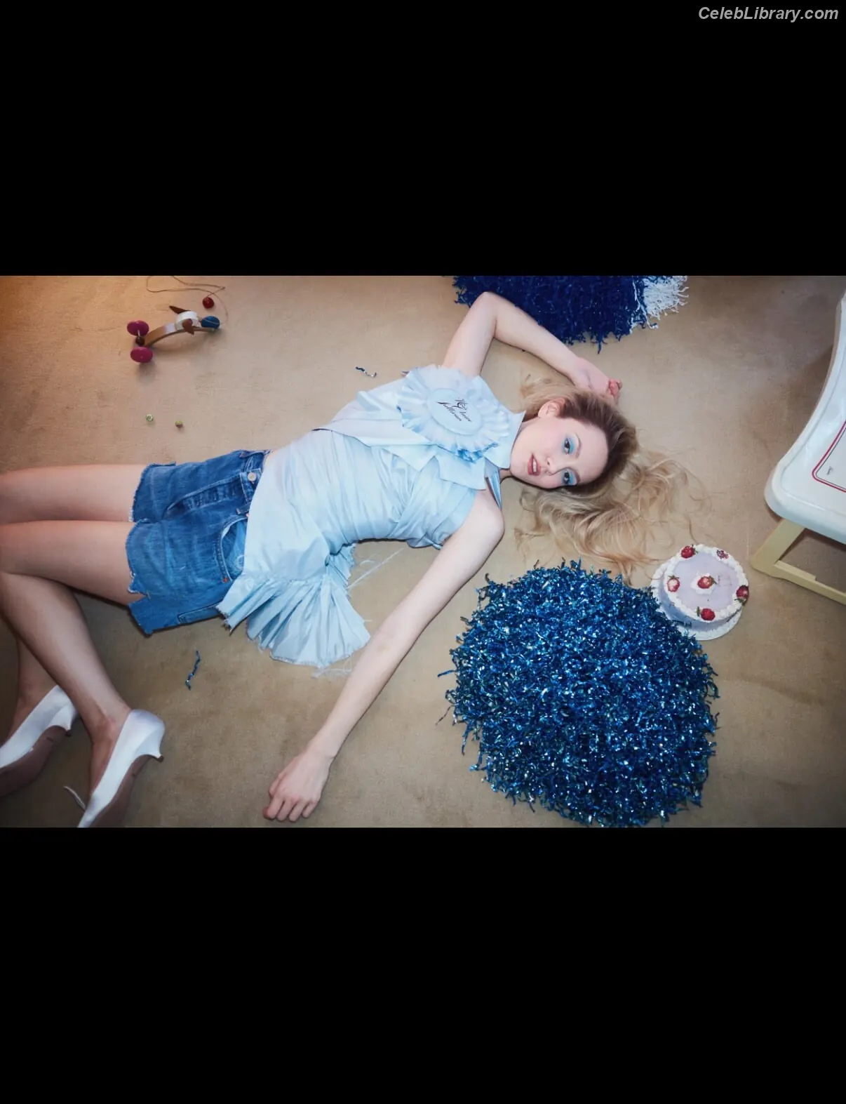 Iris Apatow photo 13 of 207