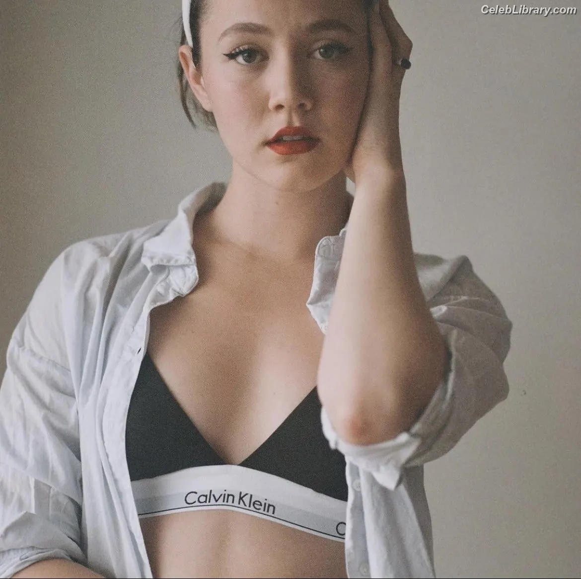 Iris Apatow photo 8 of 207