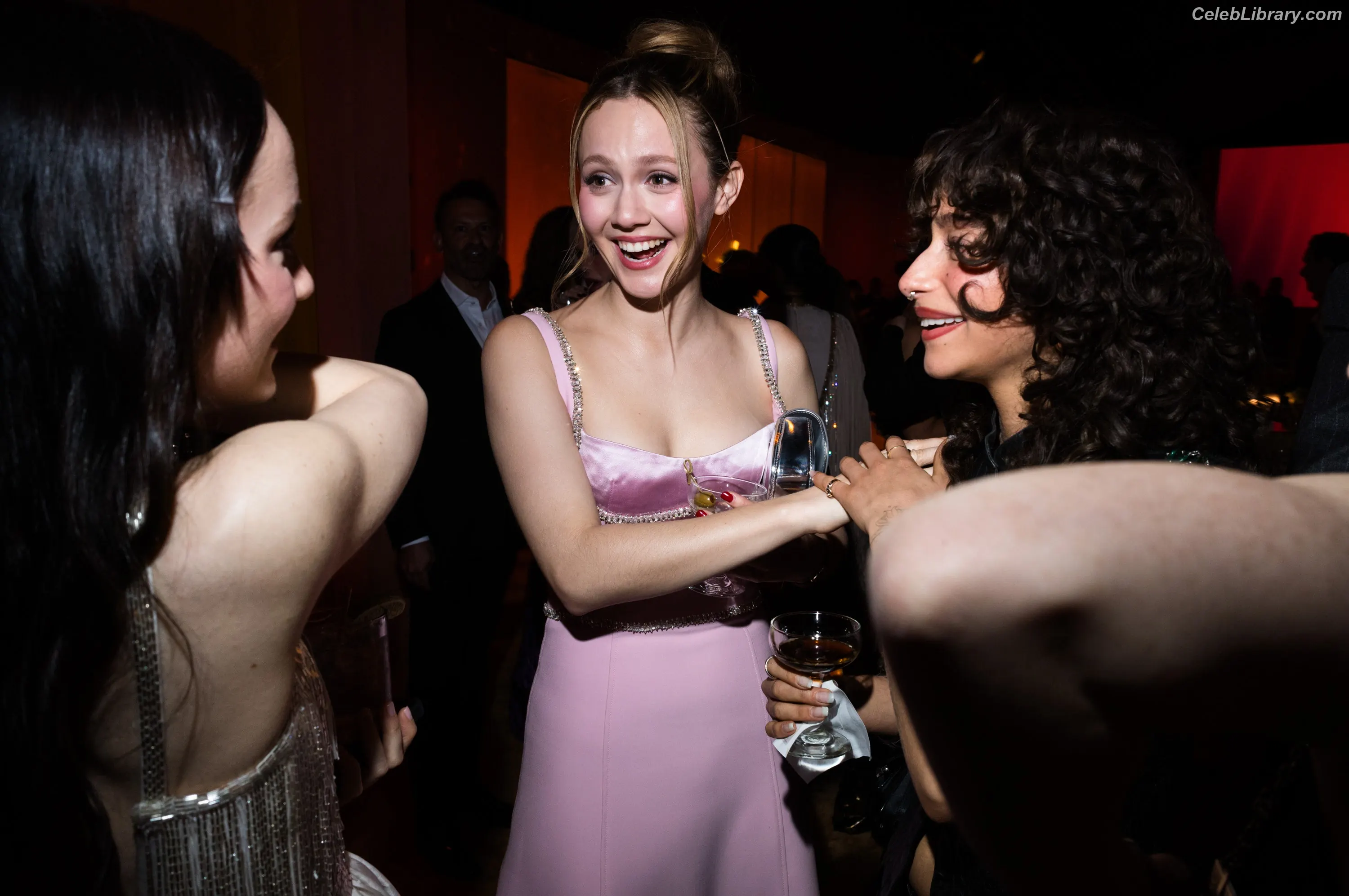 Iris Apatow photo 19 of 207