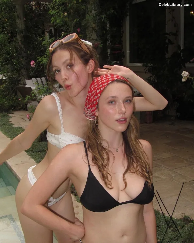 Iris Apatow photo 13 of 208