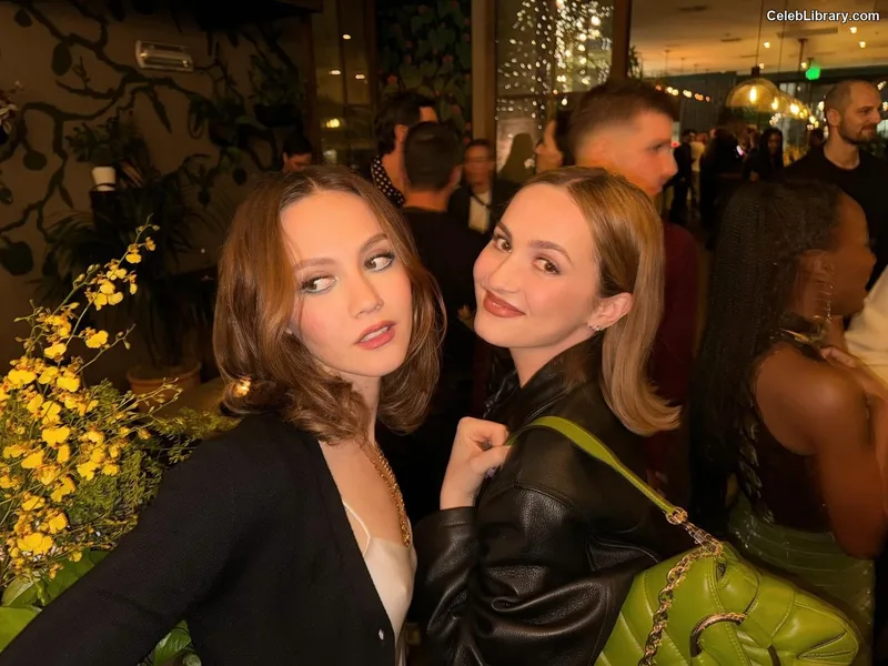 Iris Apatow photo 23 of 208