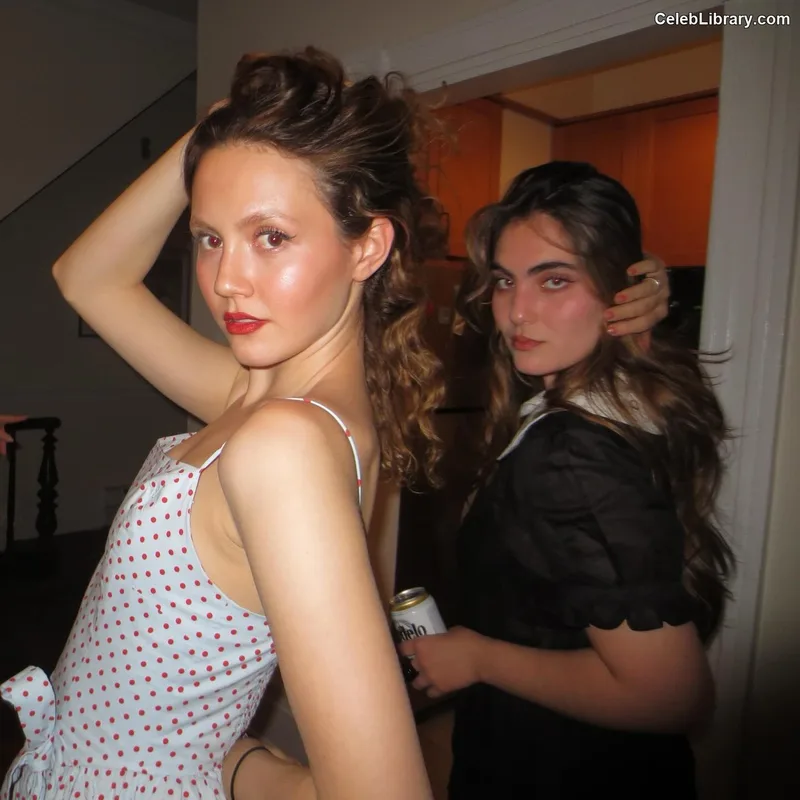 Iris Apatow photo 19 of 208