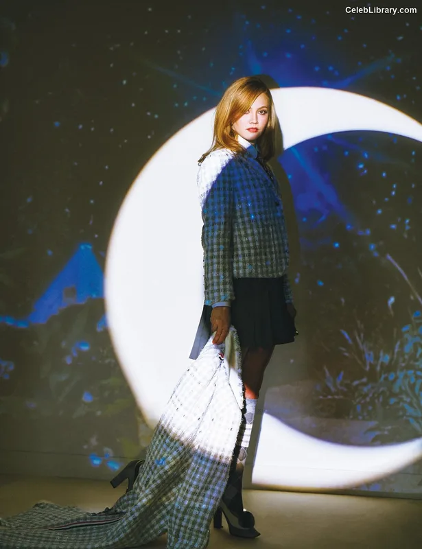 Iris Apatow photo 3 of 208
