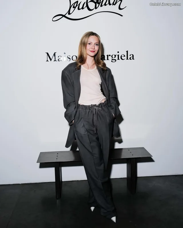 Iris Apatow photo 24 of 208