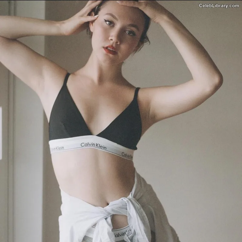 Iris Apatow photo 10 of 208
