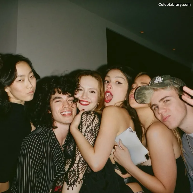Iris Apatow photo 11 of 208