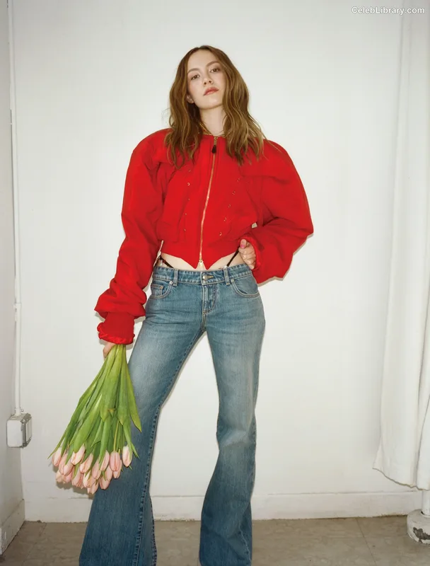 Iris Apatow photo 15 of 208
